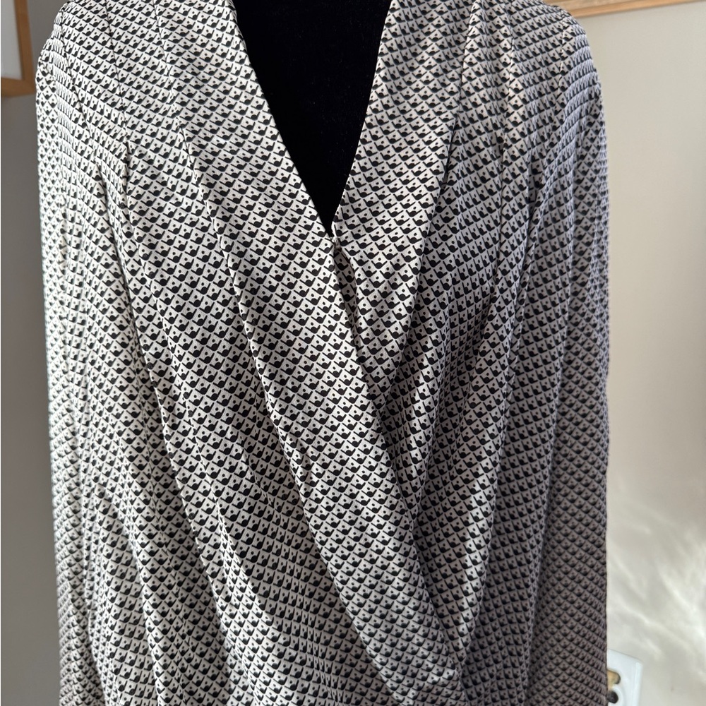 ANN TAYLOR NWOT Sz Small LONG SLEEVE Crossover DRAPE  Blouse FLATTERING - Picture 3 of 8